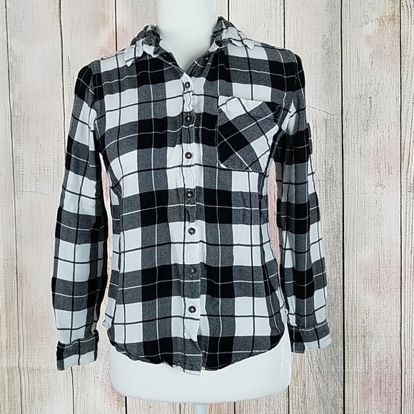 Garage Tops - Garage comfy flannel button down size XS